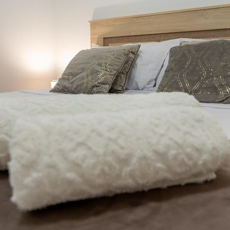 Apartamento Turistico Lux Center Valensiya Dış mekan fotoğraf