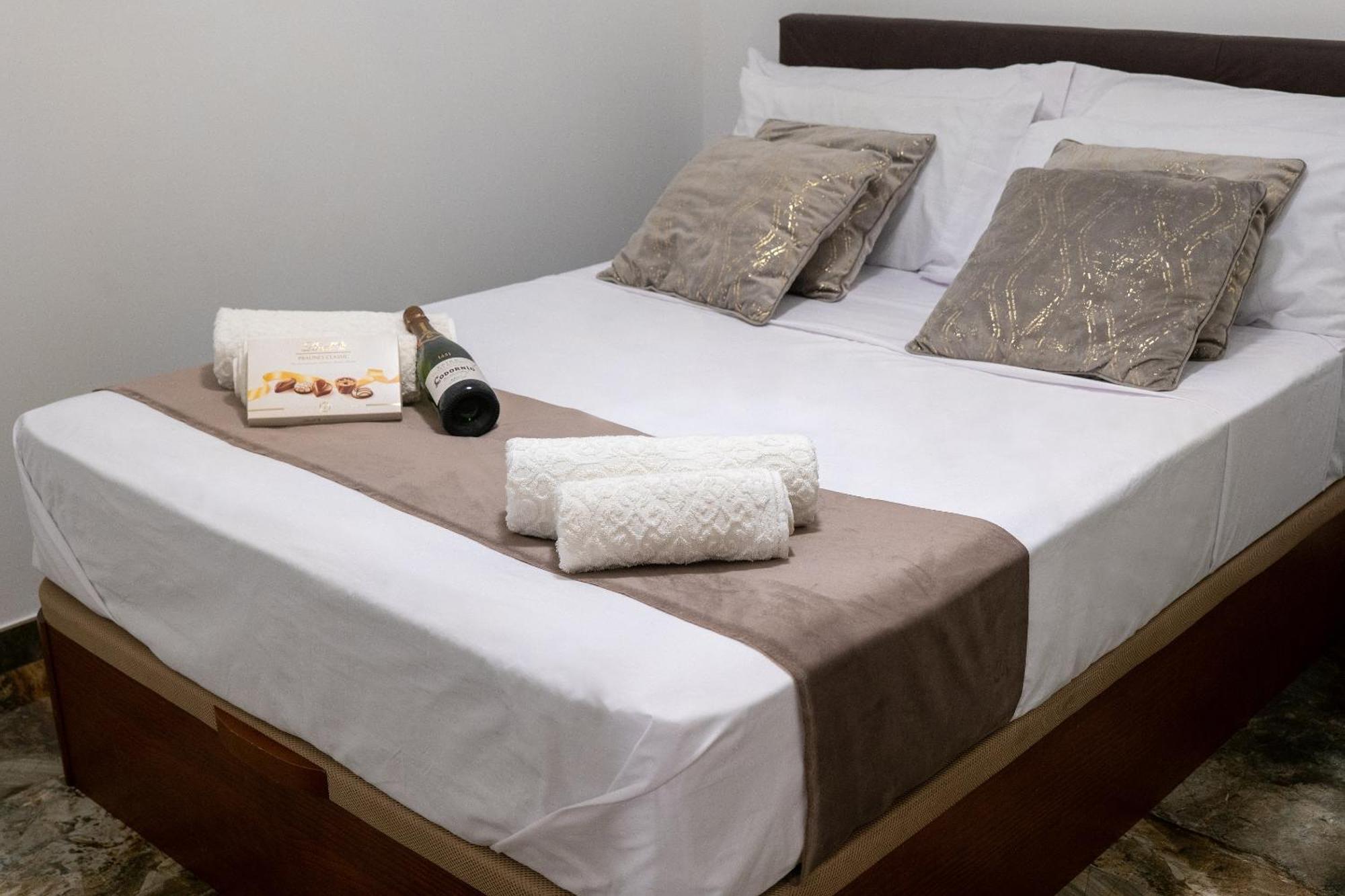 Apartamento Turistico Lux Center Valensiya Dış mekan fotoğraf